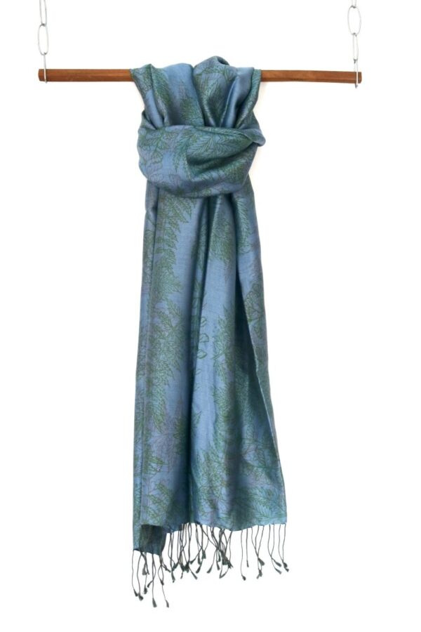 Pure silk – patterned – blue / green